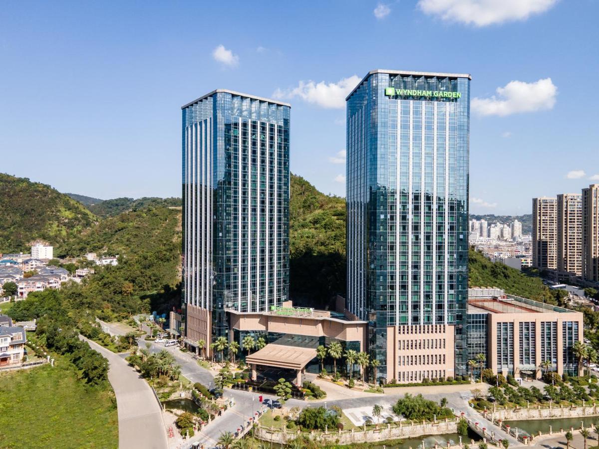 Wyndham Garden Yuhuan Downtown Hotel Тайжу Екстериор снимка
