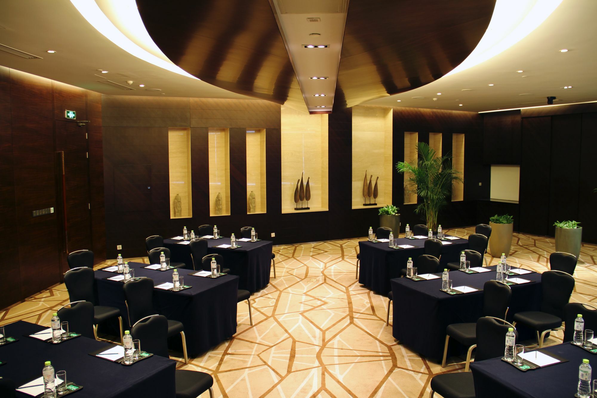 Wyndham Garden Yuhuan Downtown Hotel Тайжу Екстериор снимка