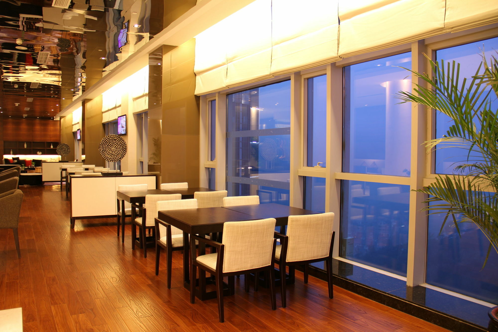 Wyndham Garden Yuhuan Downtown Hotel Тайжу Екстериор снимка